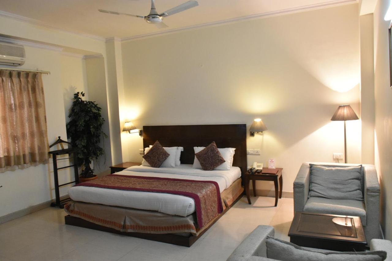 Hotel Lohias Delhi Airport Neu-Delhi Exterior foto