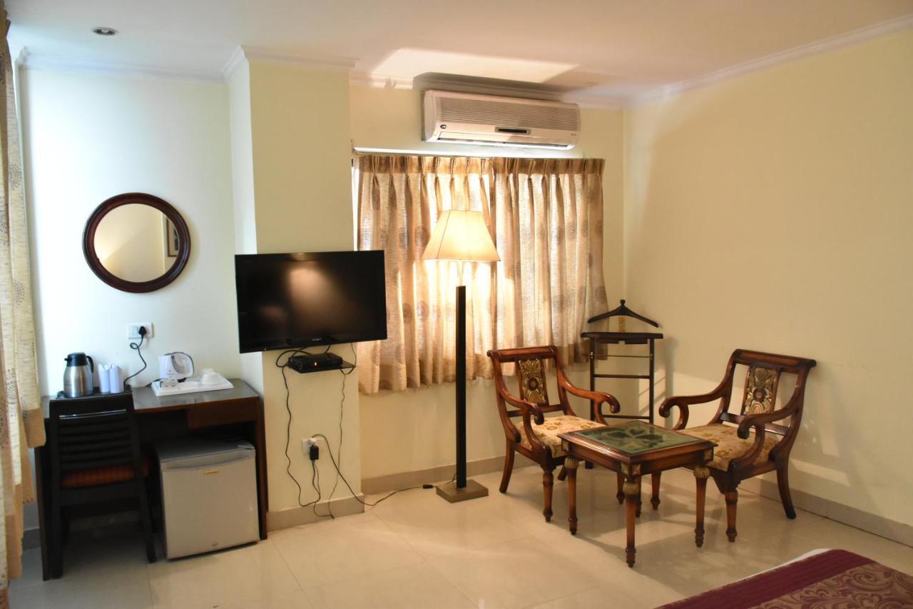 Hotel Lohias Delhi Airport Neu-Delhi Exterior foto
