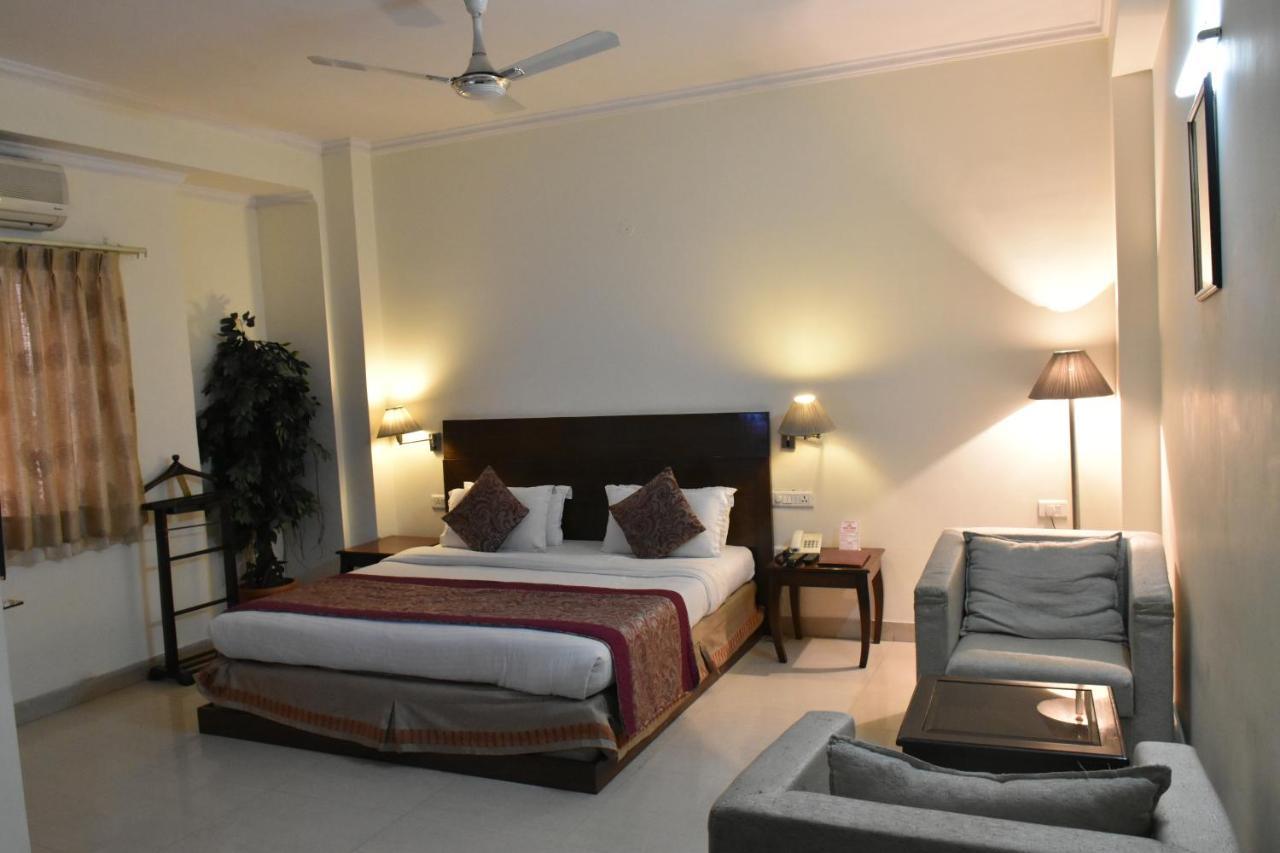 Hotel Lohias Delhi Airport Neu-Delhi Exterior foto