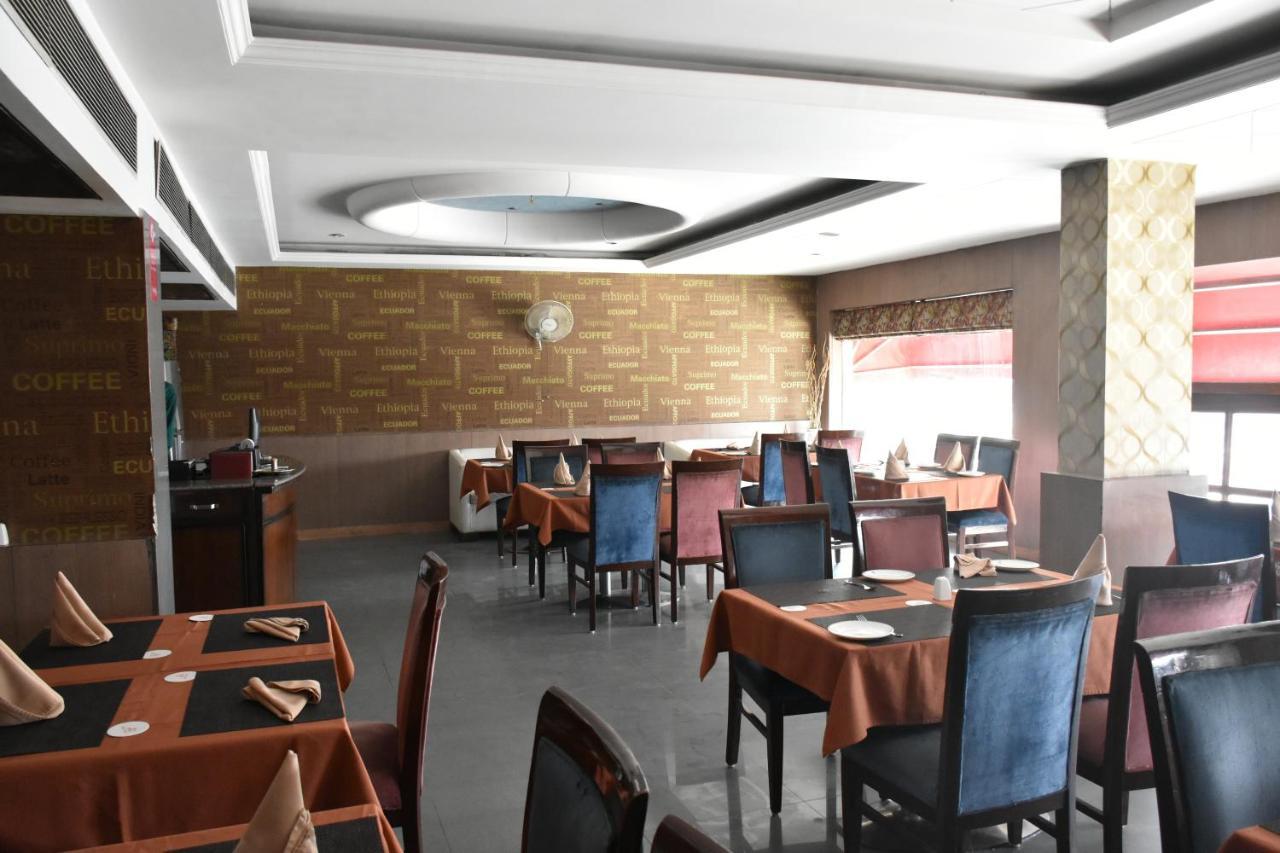 Hotel Lohias Delhi Airport Neu-Delhi Exterior foto